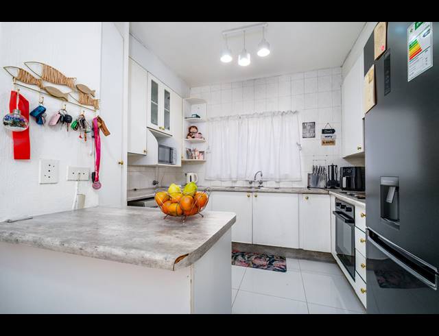 4 BEDROOM TOWNHOUSE FOR SALE IN BROMHOF